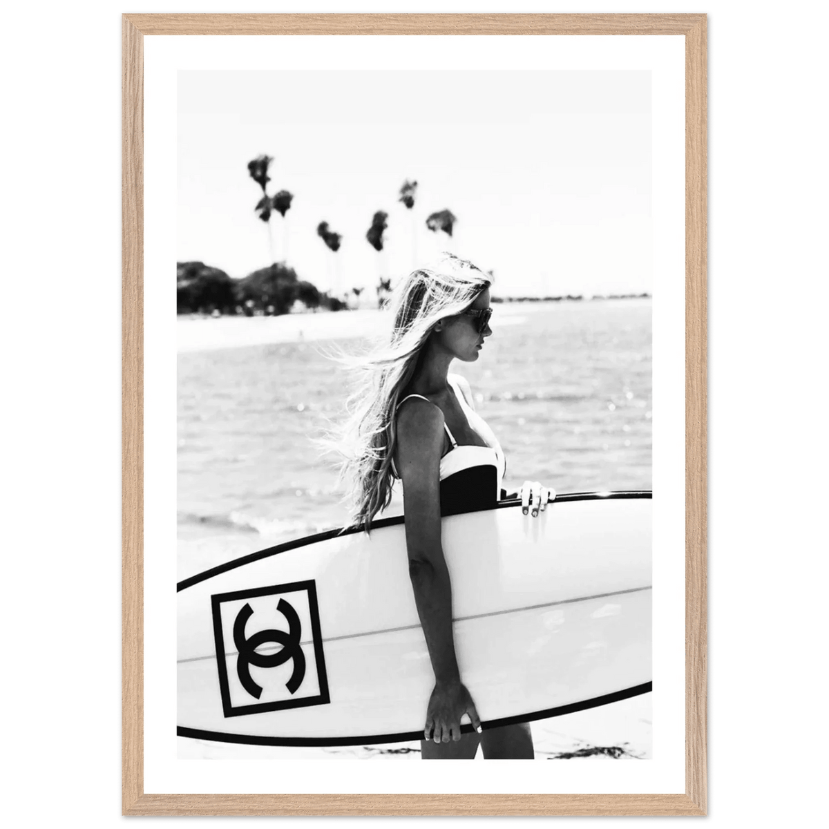 Tableau Noir et Blanc Chanel Surfeuse Chic - La Maison Du Tableau