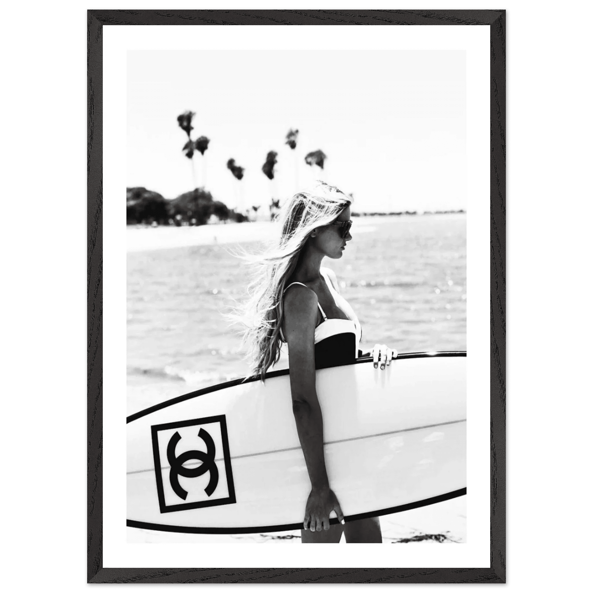 Tableau Noir et Blanc Chanel Surfeuse Chic - La Maison Du Tableau